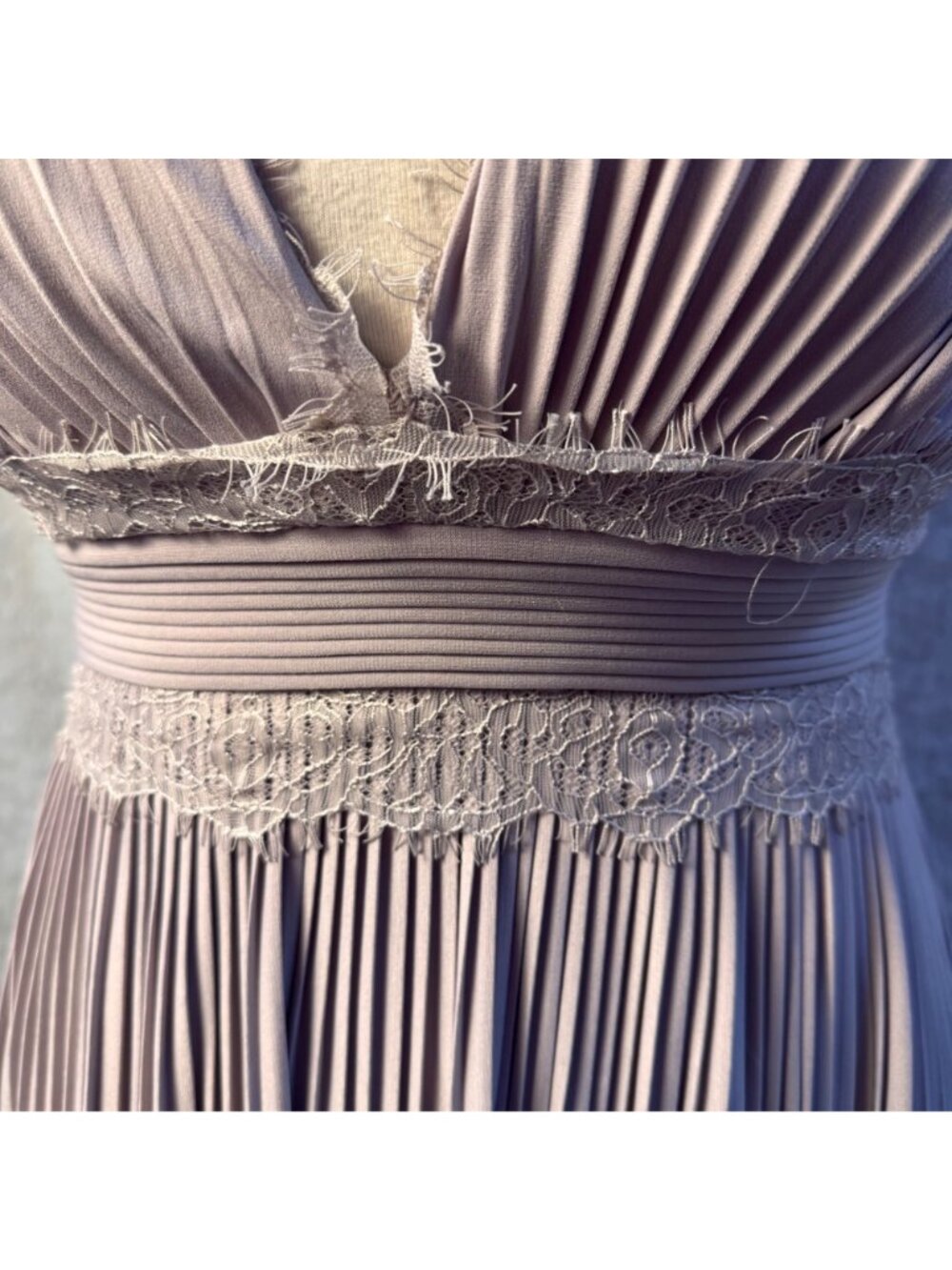 ASOS DESIGN size 6 lilac accordion pleated midi dress lace detailing romantic - Picture 3 of 9